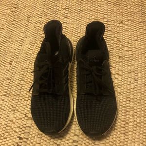 Black Adidas ultra boost womens 8/kids 7